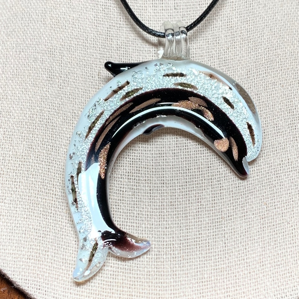 Superb Artisan Glass Dolphin Pendant Necklace